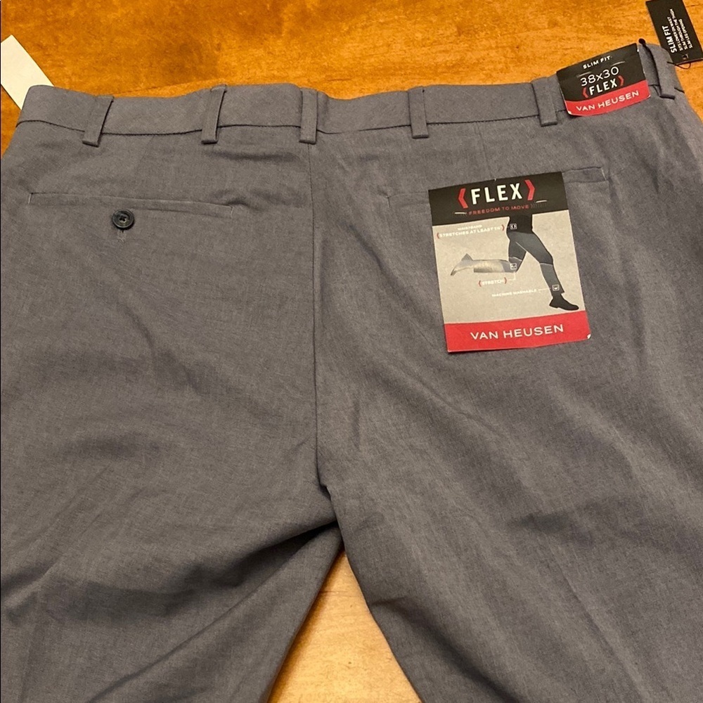 Van Heusen Men's Flex Gray Dress Pants - Picture 6 of 7